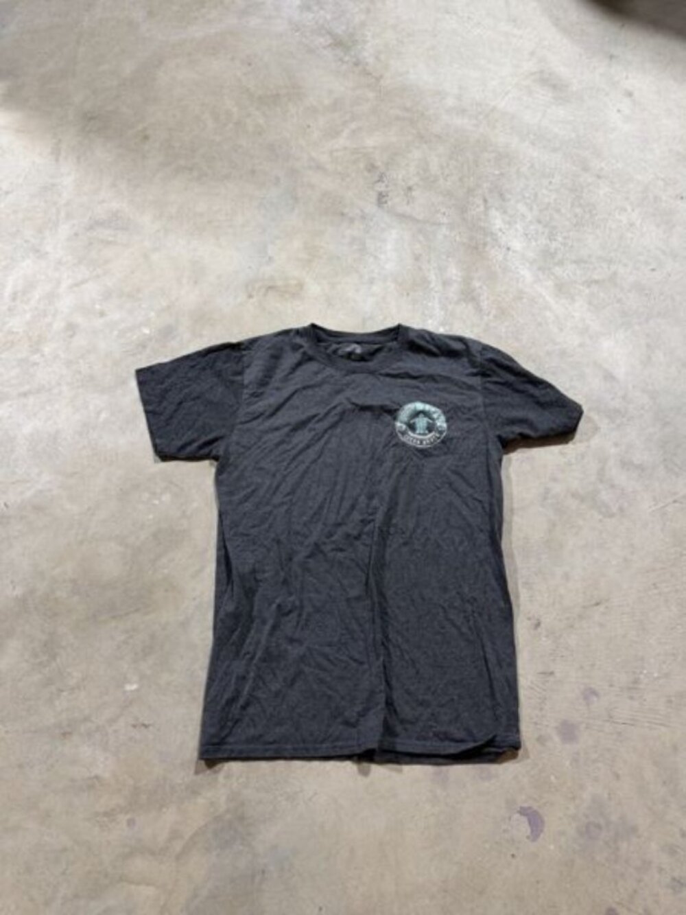 Surf Style Men's Size Medium Graphic T-Shirt